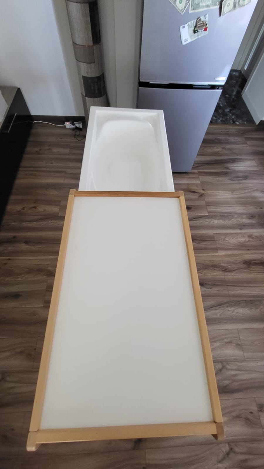 masă de înfășat si îmbăiat bebe  ( cădiță )