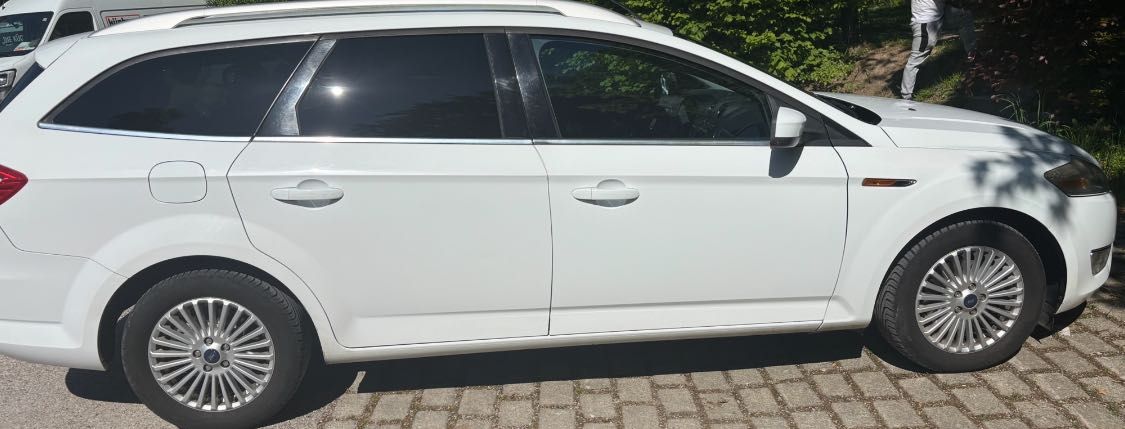 Ford Mondeo mk4 Titanium (convers+)