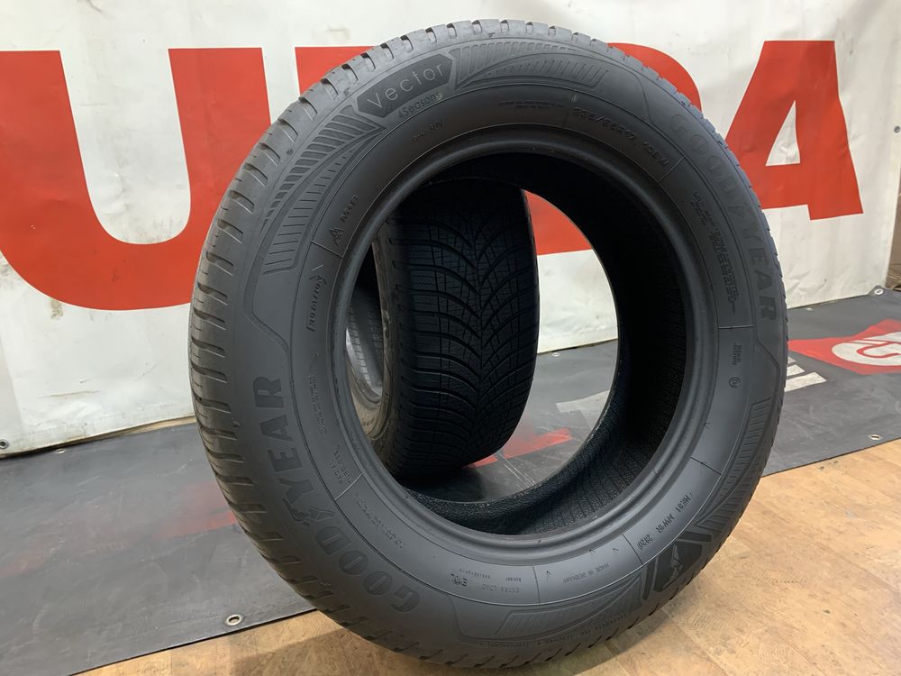 235 65 17, Всесезонни гуми, Goodyear Vector4Season, 2 броя