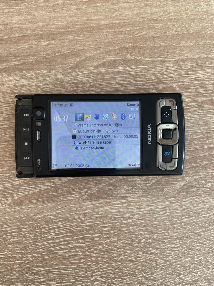 Nokia N 95 перфектно работещ. 8 гигабайта памет.