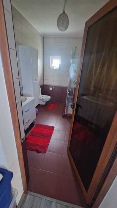 Vand sau schimb cu apartament - casa in Reghin-300 mp, 35 arii+afacere