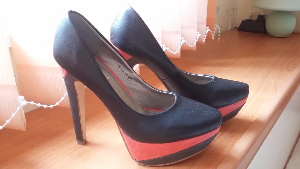 Дамски обувки на висок ток