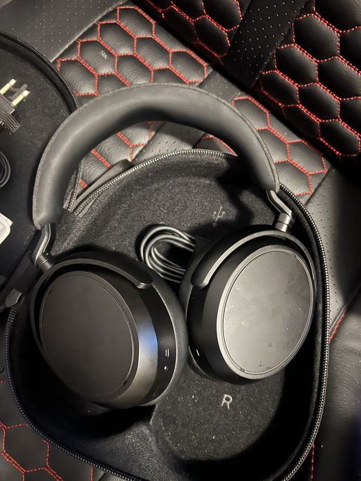 Casti overear Sennheiser Momentum 4 originale