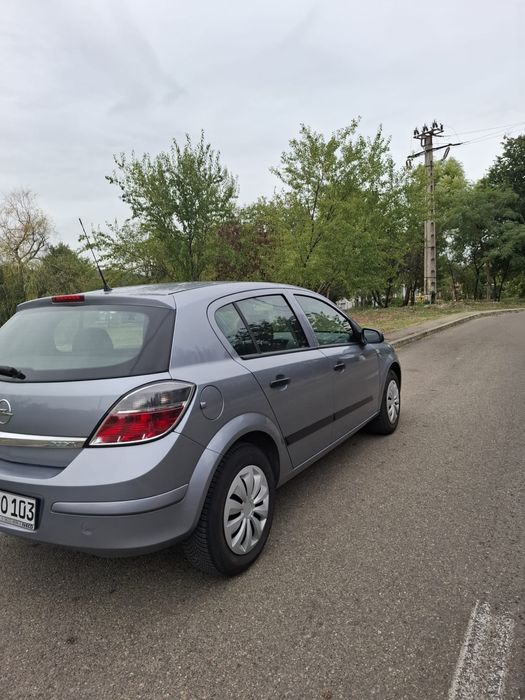 Opel Astra H Sedan