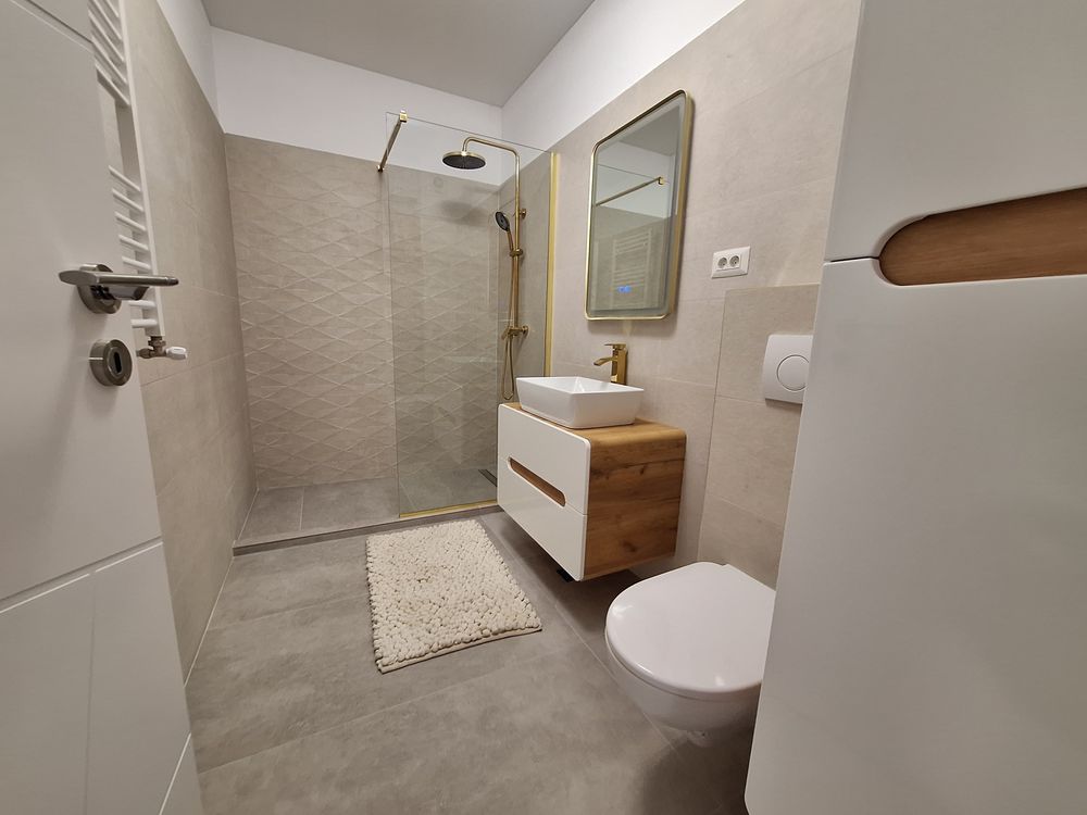 Se inchiziaza, Apartament 3 camere, NOU, 50m de metrou Berceni.