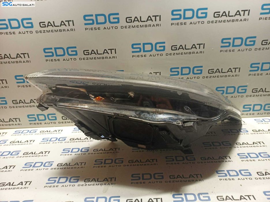 Far Stanga FARA Xenon Ford Focus 2 FL Facelift 2007 - 2011 Cod 8M51-13101-BC [L0924]