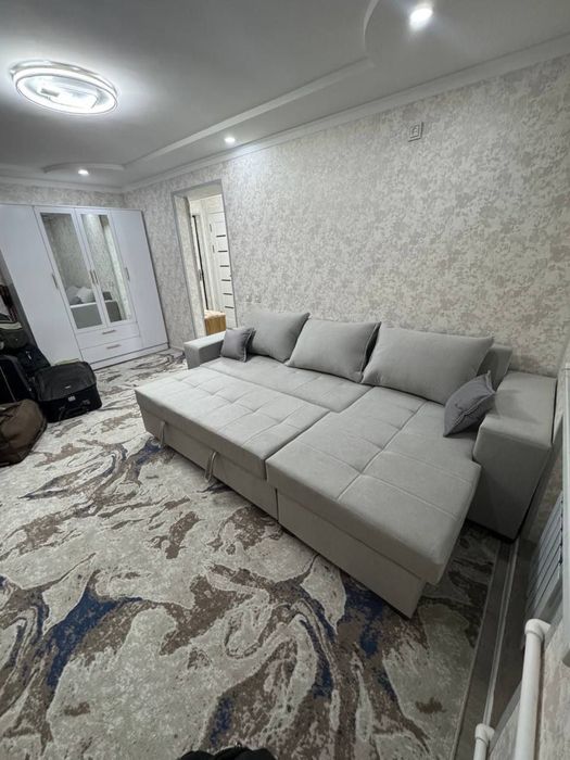 Срочно Чиланзар продается квартира 1/1/4 кирпич Мебель и Техника