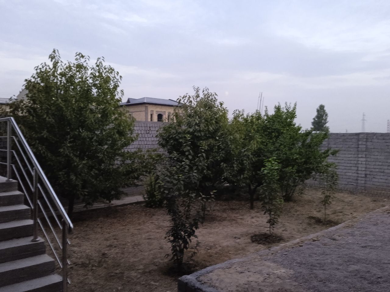 Продаётся дом 4 сот.5 комн. Ун кургон