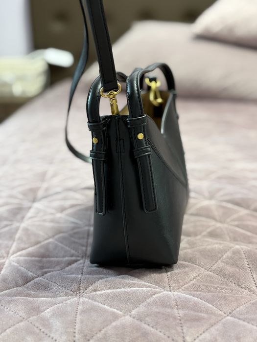 Черна чанта Zara