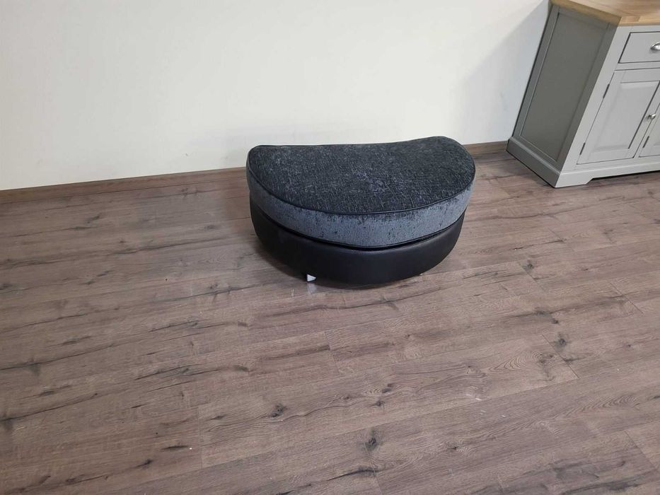 Тъмно сива табуретка от плат полумесец