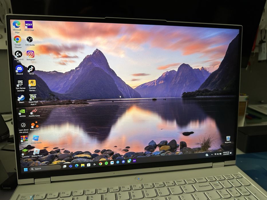 Laptop Gaming Lenovo Legion 5 pro 16 glacier white Nou