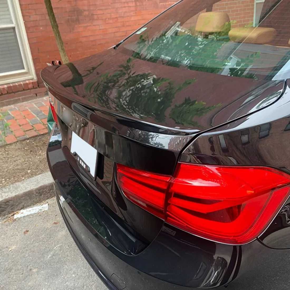 Eleron BMW F30 negru lucios