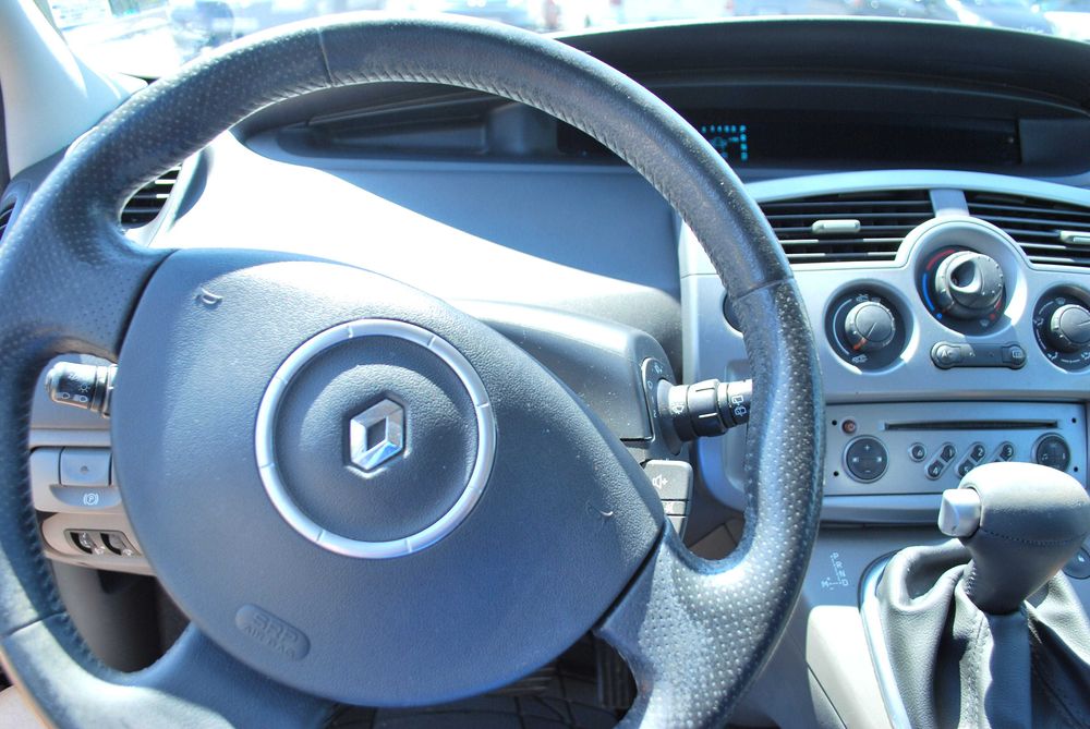 Renault Scenic 1.9 DCI АВТОМАТ