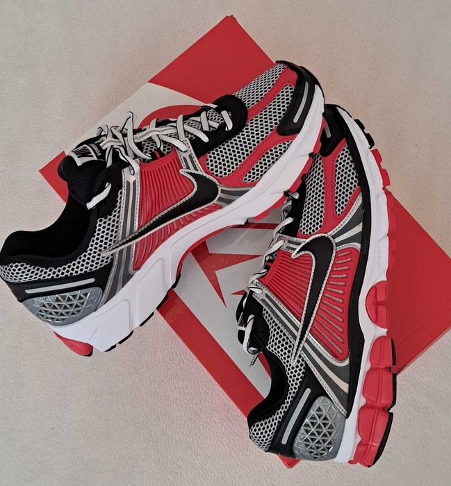 Nike Zoom VOMERO 5 нови