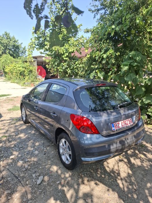Peugeot 2007/Motor 1.4 Benzină/An 2010