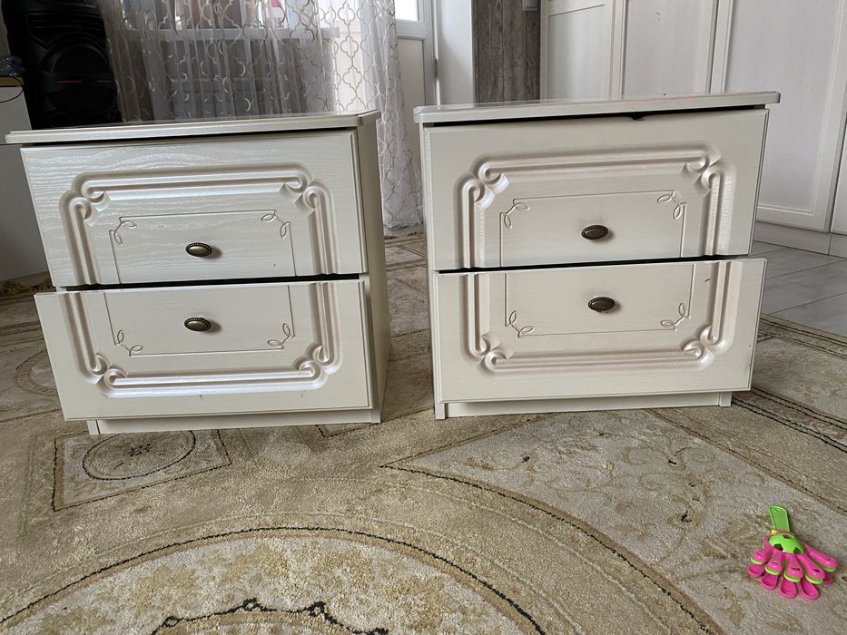 Продам комод и две тумбы