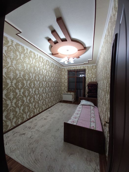 Аренда Новастройка 4 хонали 2 та санузел 3 этаж Микрорайонда жойлашган