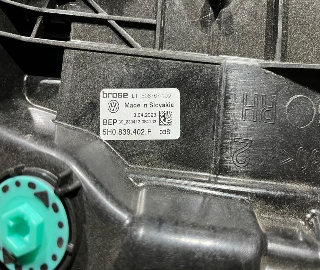 Macara geam dreapta spate 5H0839402F Volkswagen VW Golf 8 [2020 - 202