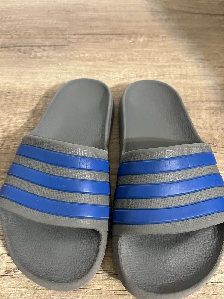 Șlapi papuci Adidas mărimea 33, 20 cm