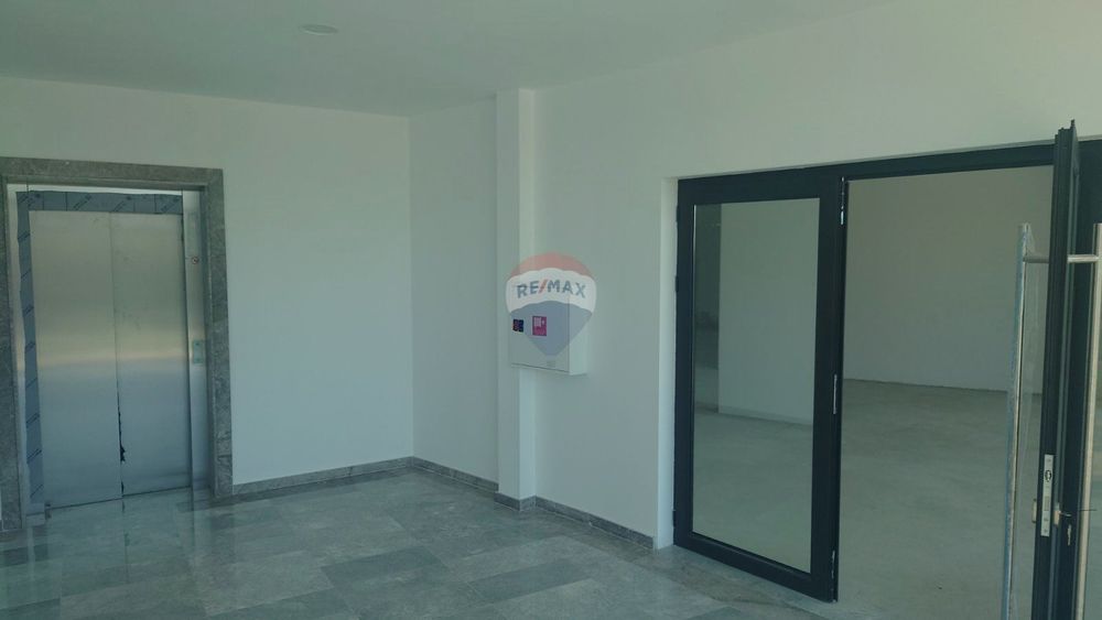 Продава се Магазин в Варна, Чайка - 733 кв.м за 2040 €/кв.м - Снимка #5