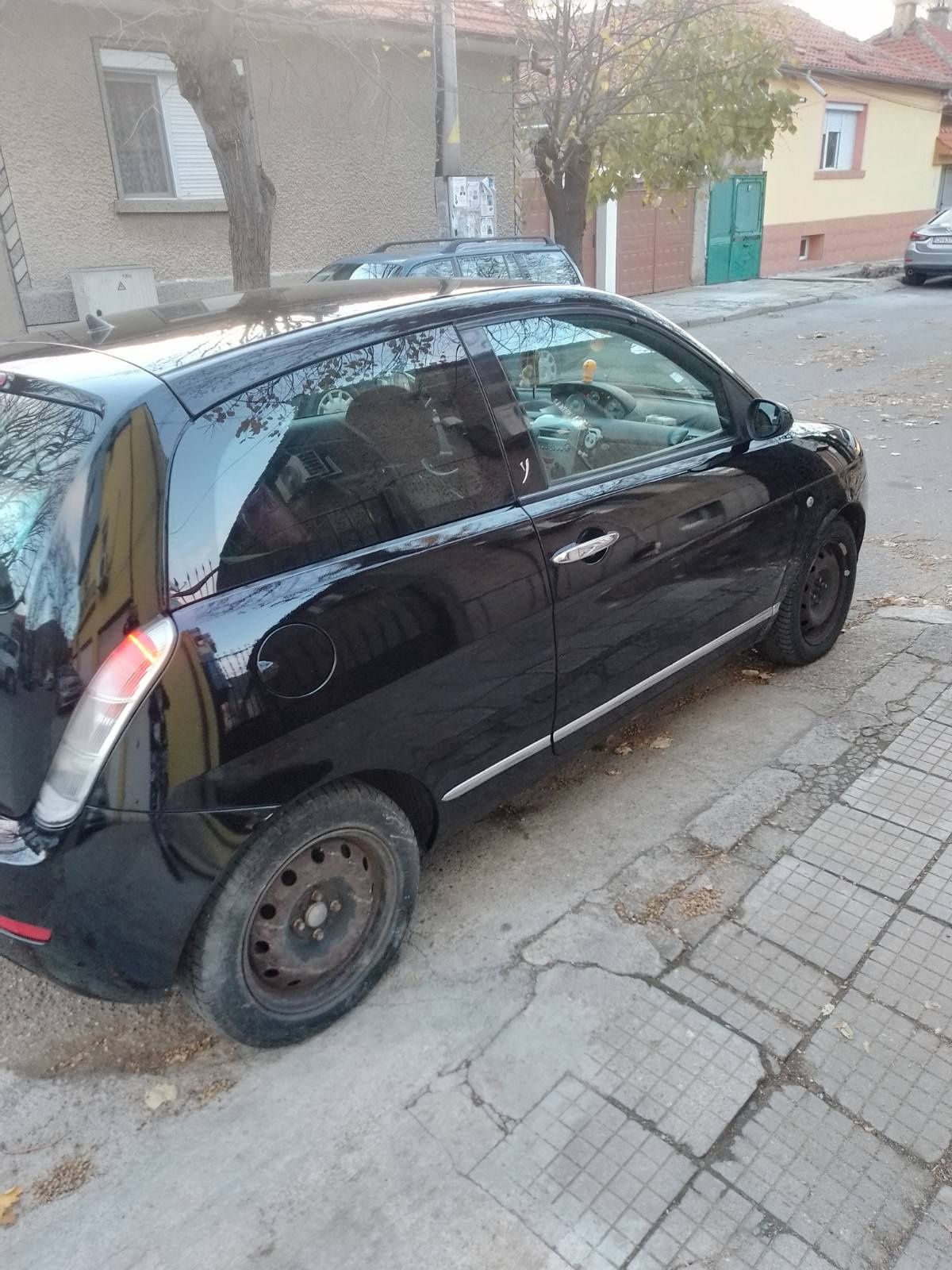 Ланчия Ипсилон автоматик