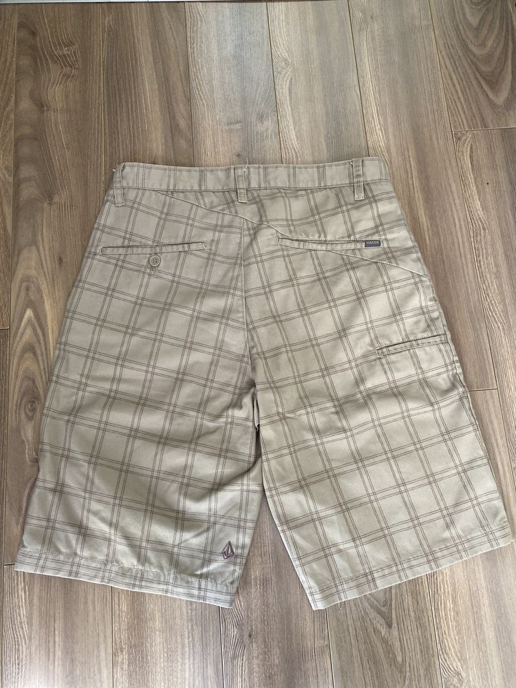 Pantaloni scurti Volcom marimea 30