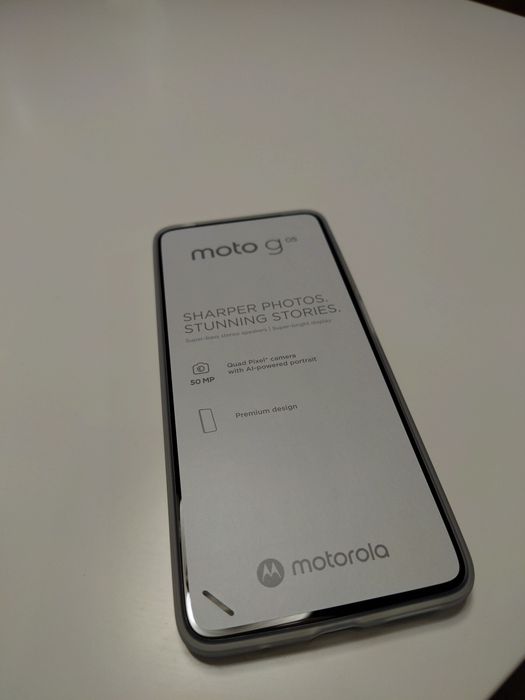 Motorola moto g05 чисто нов