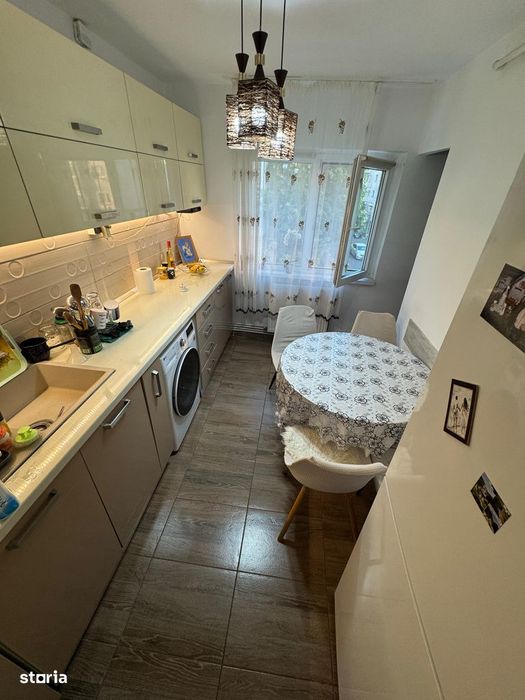 Apartament 3 Camere-Etaj 2 - 2 balcoane Bld Dacia