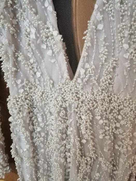 Vând rochie de mireasa "tip sirenă" cu perle