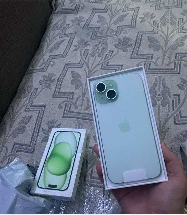 Продам айфон 15 128гб