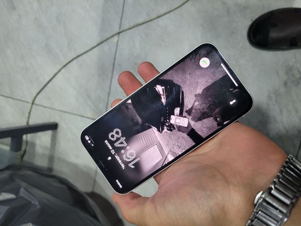 iPhone 12