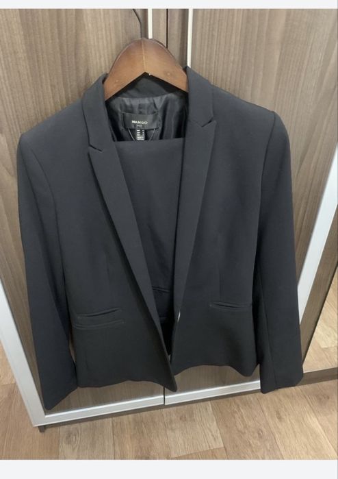 Продается костюм женский Mango брючный