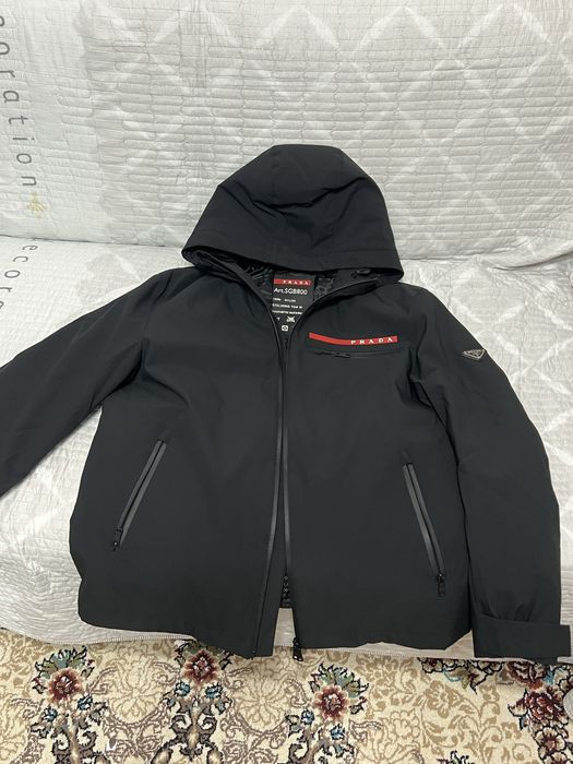 Kurtka Prada. Sifati zo’r. Erkaklar uchun