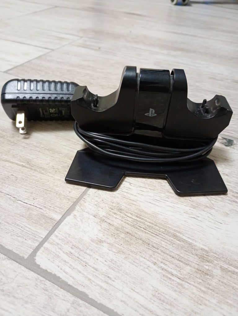 Ps 4 fat с игри и 1 джойстик