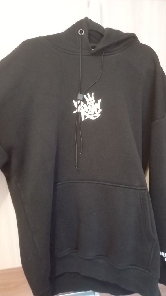 Продам черную толстовку
