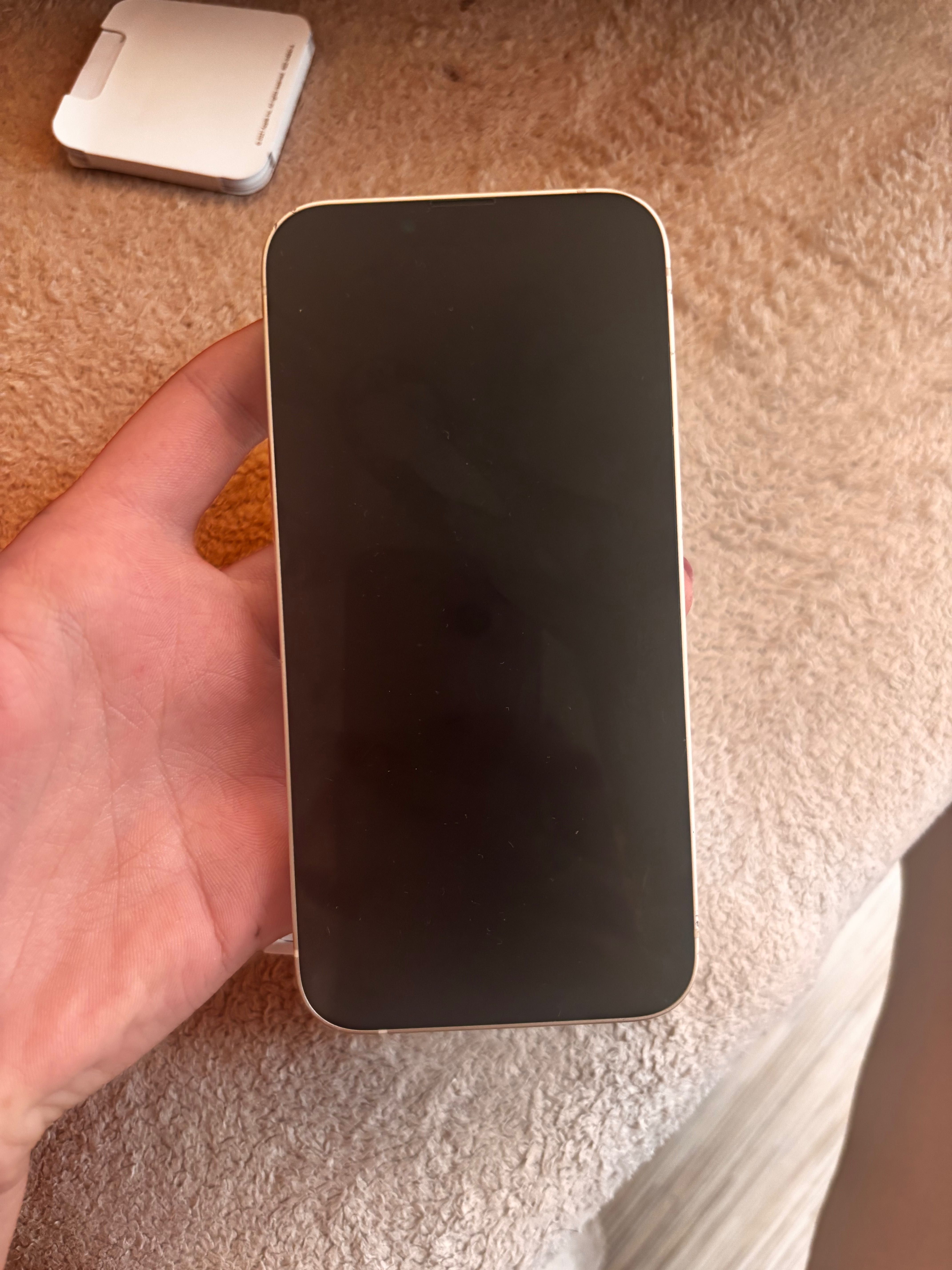 Продавам iphone  13