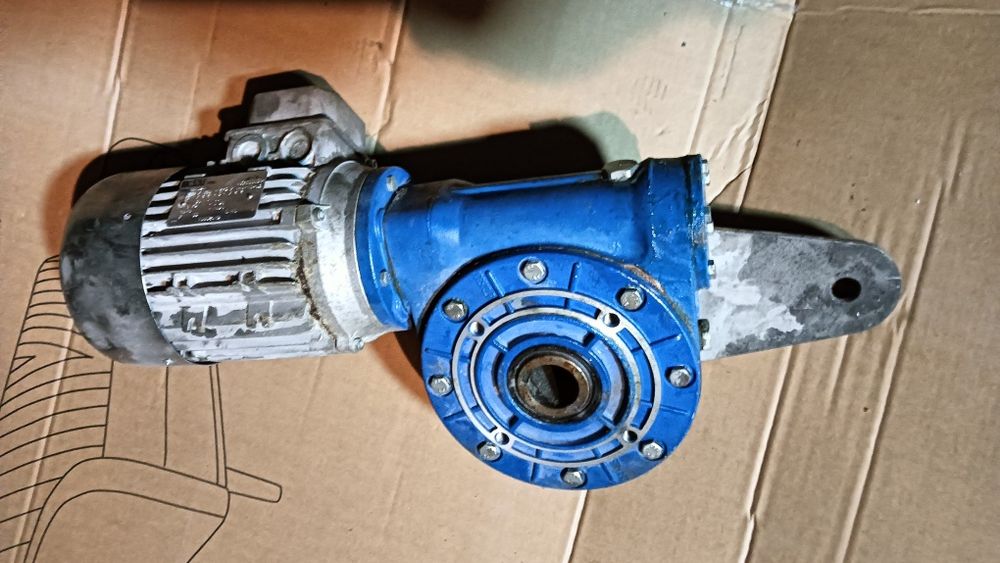 Motor reductor 220/380