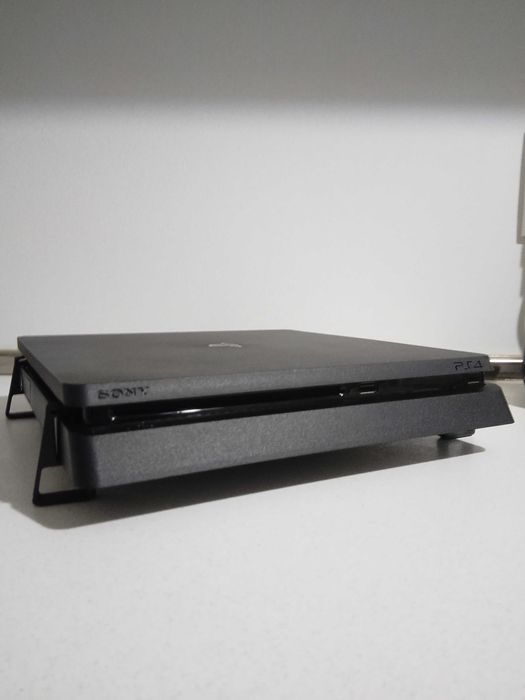 Playstation 4 Slim 1 TB / пълен комплект /