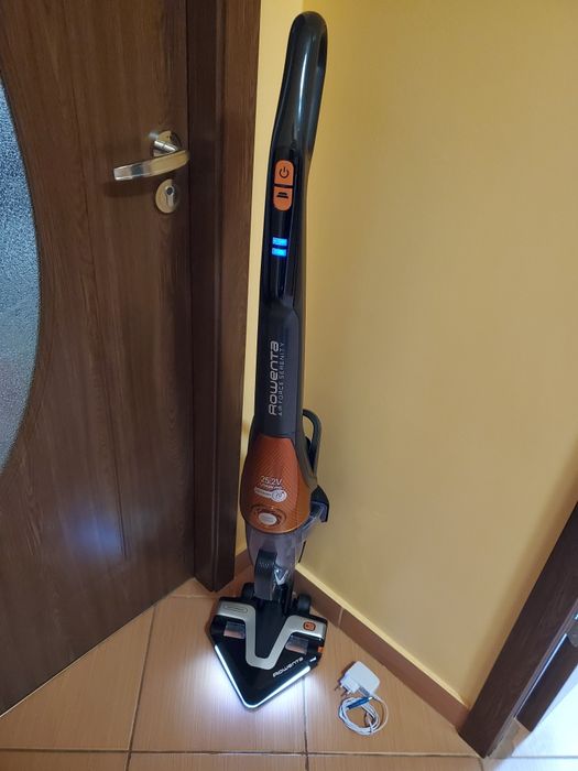 Aspirator vertical Rowenta