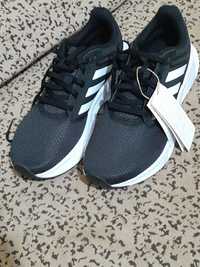 Adidasi(adidas) de vanzare