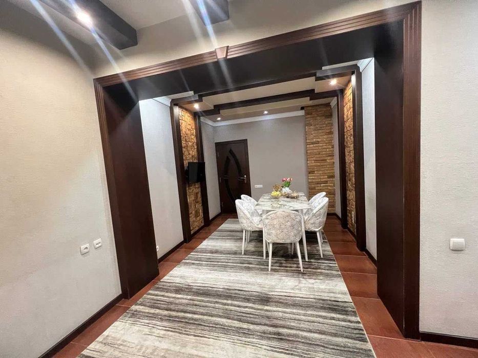 Продается 4х комнатная квартир Ц квартал