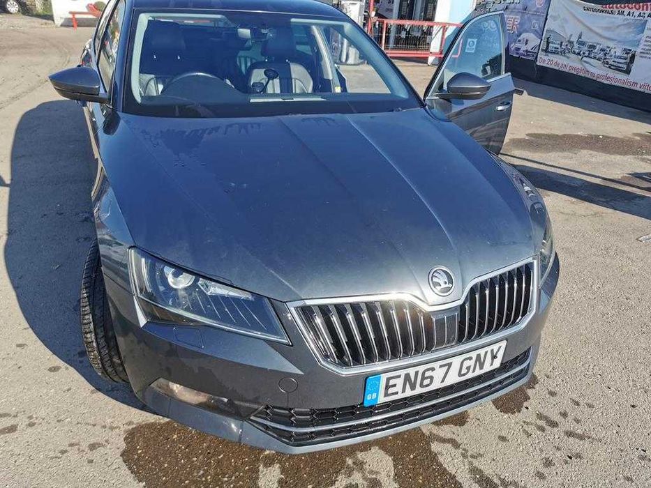 far xenon skoda superb 3 2018 far compet bixenon superb 3 2018