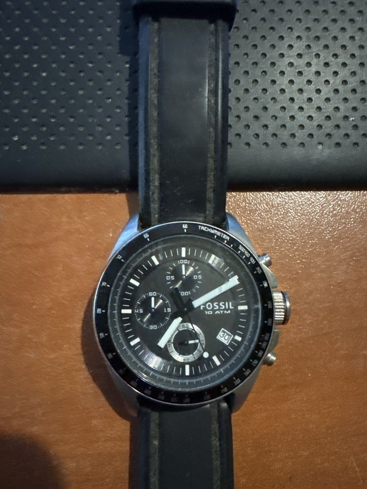 часовник Fossil 10 ATM