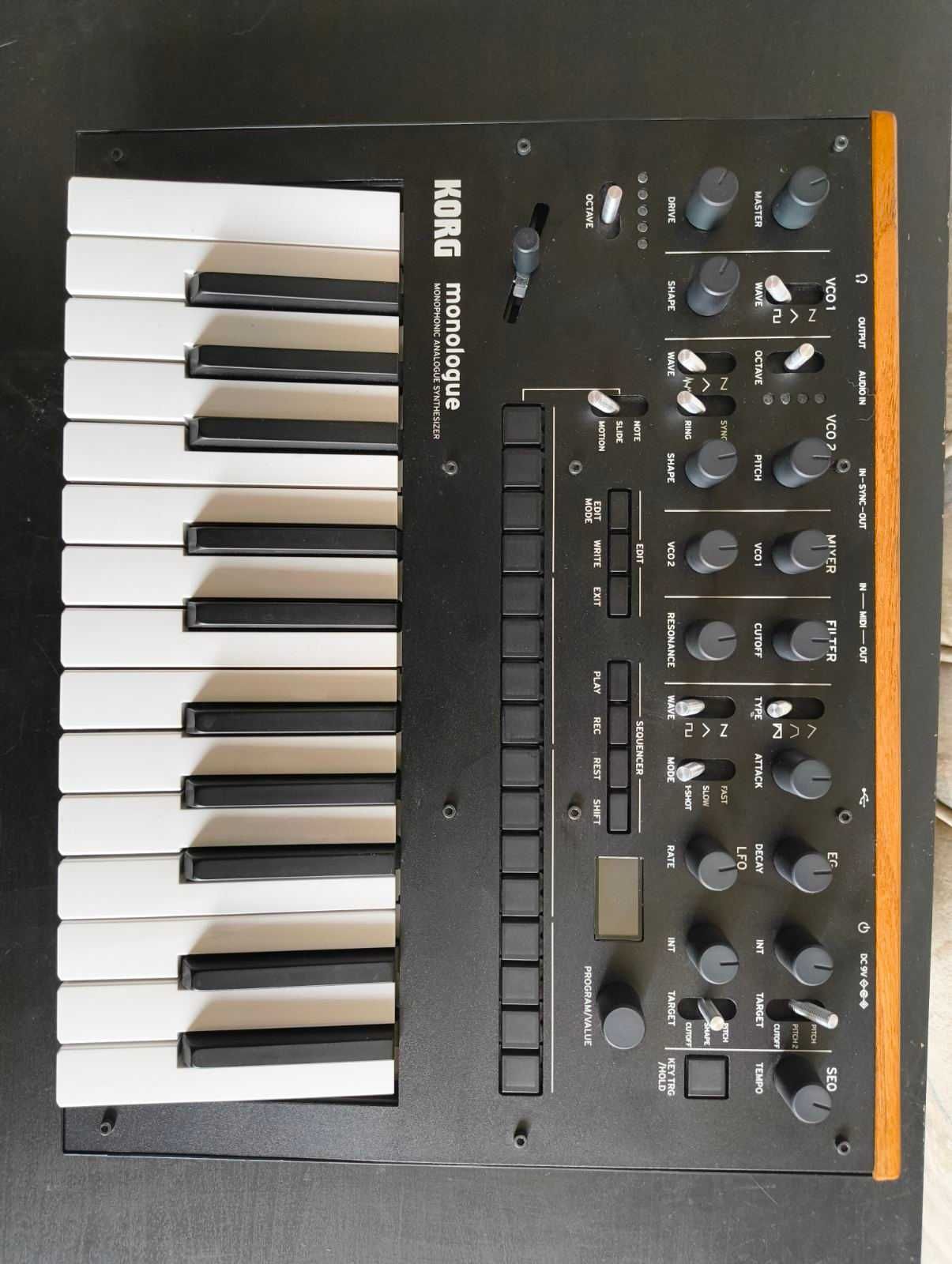 KORG Monologue синтезатор