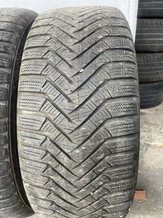 2 бр. зимни гуми 225/45/17 Laufen DOT 3121 5/6 mm