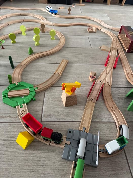 Tenulete si sine din lemn Ikea