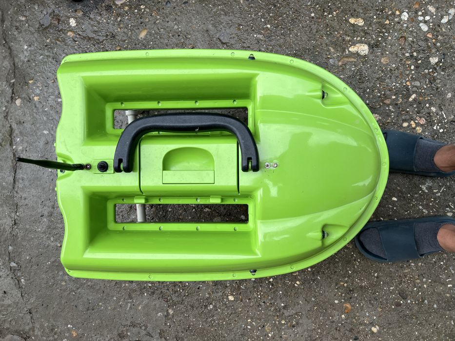 Лодка за захранка