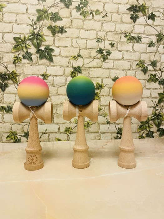 Kendama lemn bila mata.