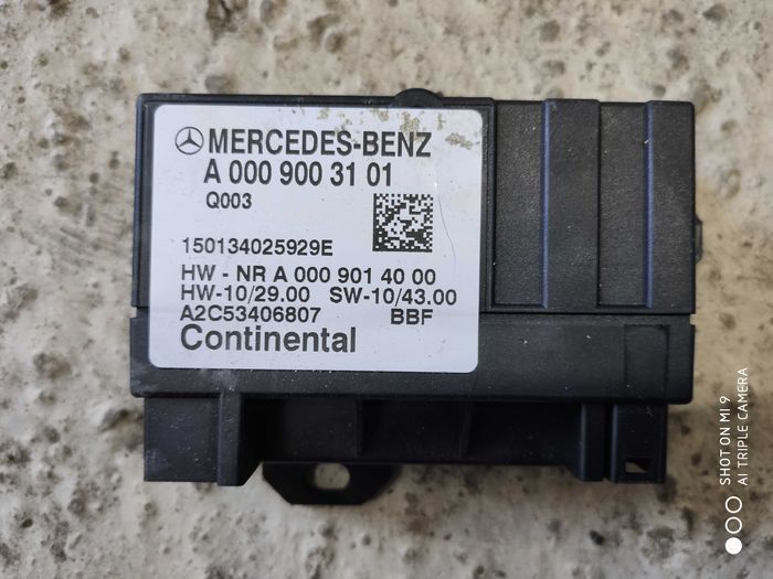 Оригинален DAB + радио и модул горивна помпа Mercedes C E W204 W212