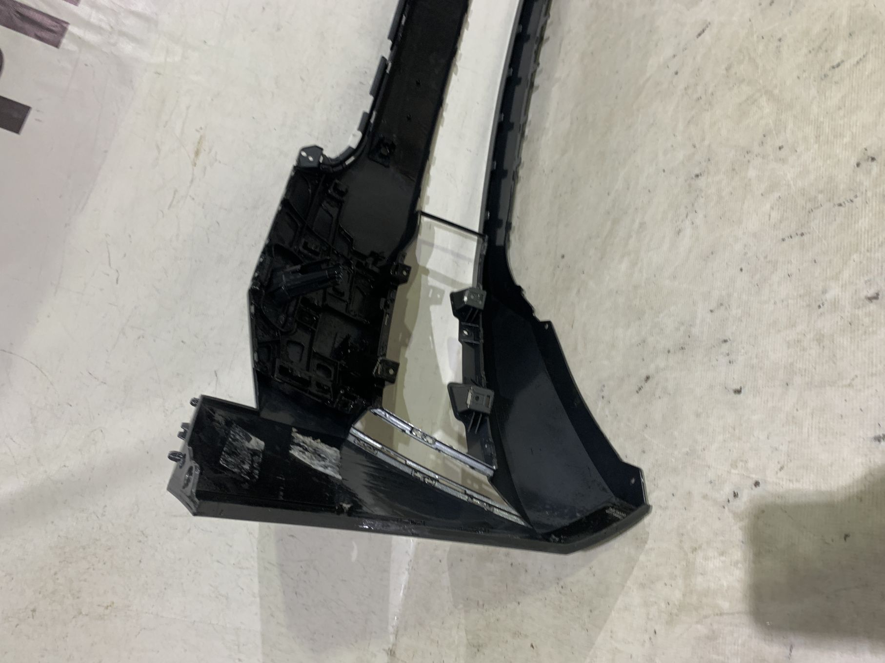 Bara fata Skoda Superb 3, facelift, 2019, 2020, 2021, 2022, 2023, cod origine OE 3V0807221M, cu gauri pentru spalatori faruri si senzori de parcare (4).